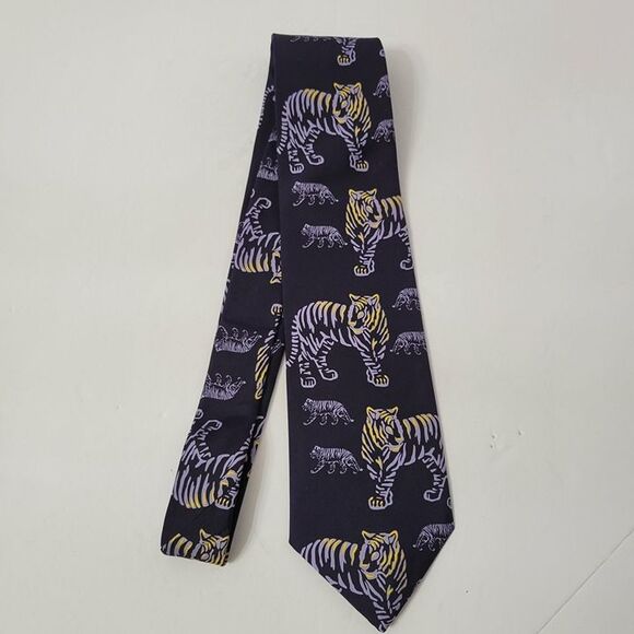 Mignon Faget Men's Necktie 100% Silk Navy Blue LSU Tigers Pattern NOLA Football - Picture 2 of 6
